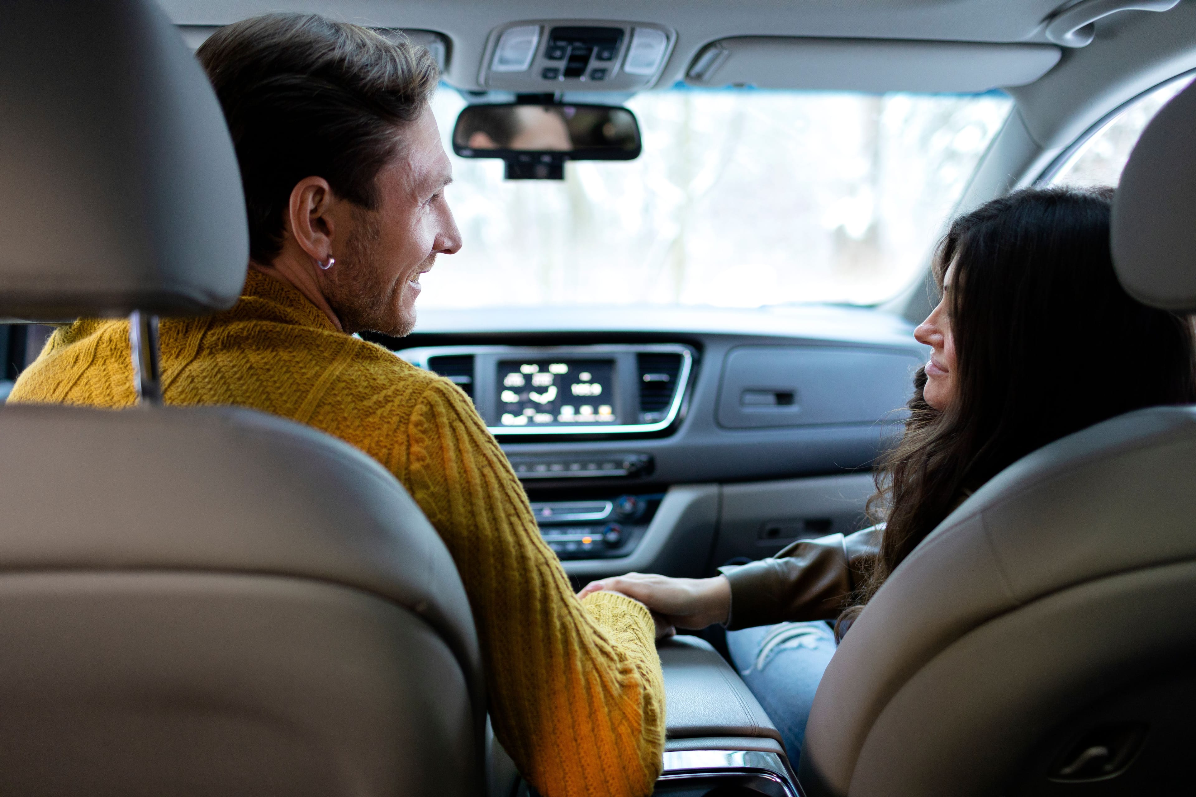 Automatic vs Manual Cars in Iceland: Which Should You Rent?